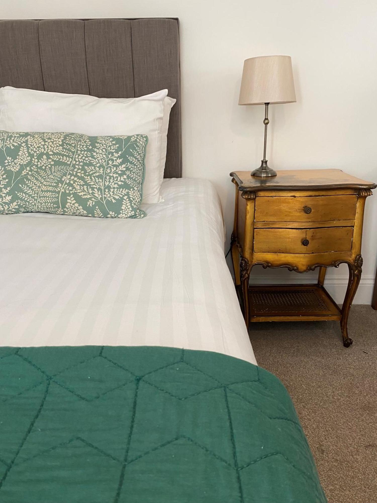 The Retreat New Forest, Hinton Christchurch  Ngoại thất bức ảnh