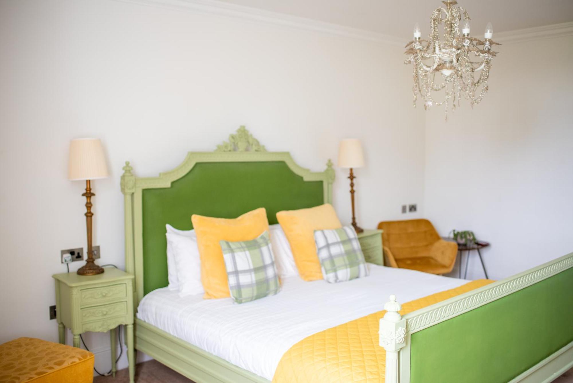 The Retreat New Forest, Hinton Christchurch  Ngoại thất bức ảnh